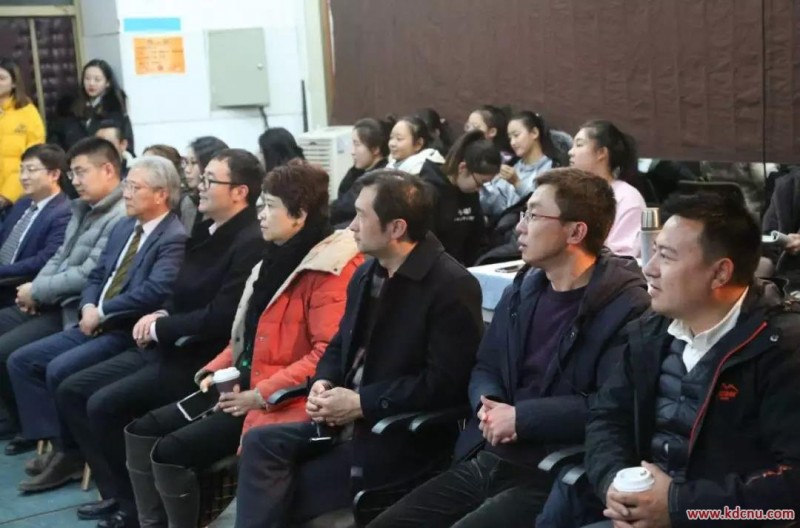 拉薩師專領(lǐng)導一行人來訪科德交流學習