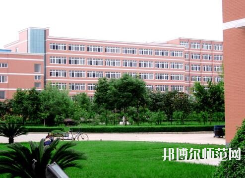成都城市建設(shè)技工幼兒師范學(xué)校2018年報(bào)名條件、招生對象