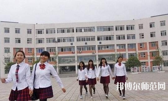 成都工程職業(yè)技術(shù)幼兒師范學(xué)校2018年報名條件、招生對象