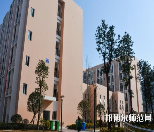 成都信息技術(shù)幼兒師范學(xué)校2018年報(bào)名條件、招生對(duì)象