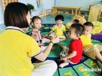 六盤水2021年幼師學(xué)校中專升大?？际裁? /><b>六盤水2021年幼師學(xué)校中專升大?？际裁?/b><span>2020-10-16 15:18</span><p>隨著國家二胎政策的開放，但由于家長對(duì)孩子的重視，幼師專業(yè)在近年來飛速發(fā)展，雖然人才緊缺，社會(huì)對(duì)幼兒教師專業(yè)越來越嚴(yán)格，無</p></a></li>
            <li><a href=