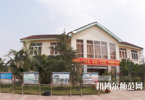 重慶聚英幼師技工學校怎么樣、好不好