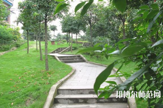 重慶市工業(yè)幼師學(xué)校怎么樣、好不好