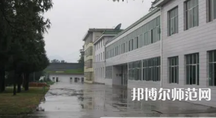 2023年四川彝文幼兒師范學校報名條件、招生對象
