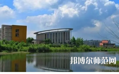 2023年重慶師范大學(xué)涉外商貿(mào)學(xué)院報名條件、招生對象